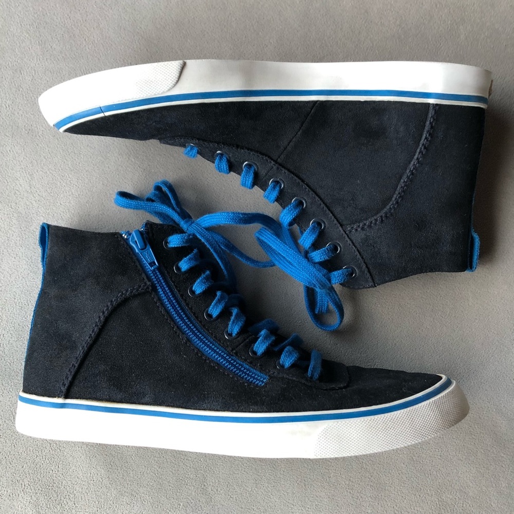 Hugo Boss ~ Kids Size 5.5 ~ Hi-Top Sneakers